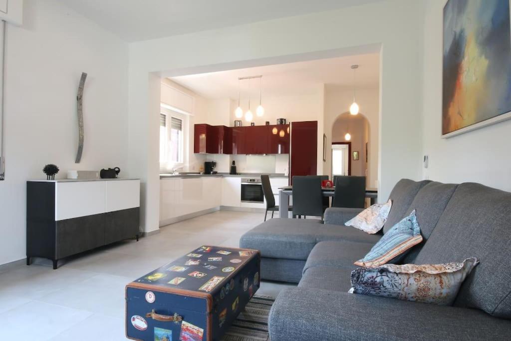 Villa Cozy Modern Apt W Free Parking Bbq & Fully Equipped Como Exterior foto